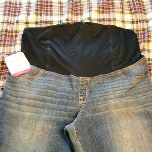 Isabel Maternity by Ingrid & Isabel Jeans NWT, plus size